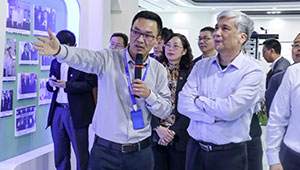 全國人大常委會(huì)副委員長丁仲禮蒞臨托普云農(nóng)調(diào)研