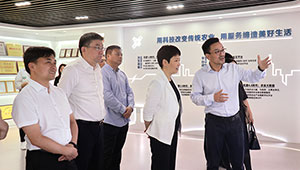 省科技廳黨組書記何杏仁一行赴托普云農(nóng)調(diào)研農(nóng)業(yè)科技工作